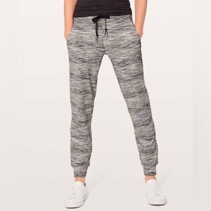 🩶SOLD🩶Lululemon Ready To Rulu Pants *29”
Space Dye Camo Black White Sz 8✨EUC